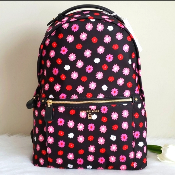 MICHAEL Michael Kors Handbags - 💕BEAUTIFUL MICHAEL KORS BACKPACK
